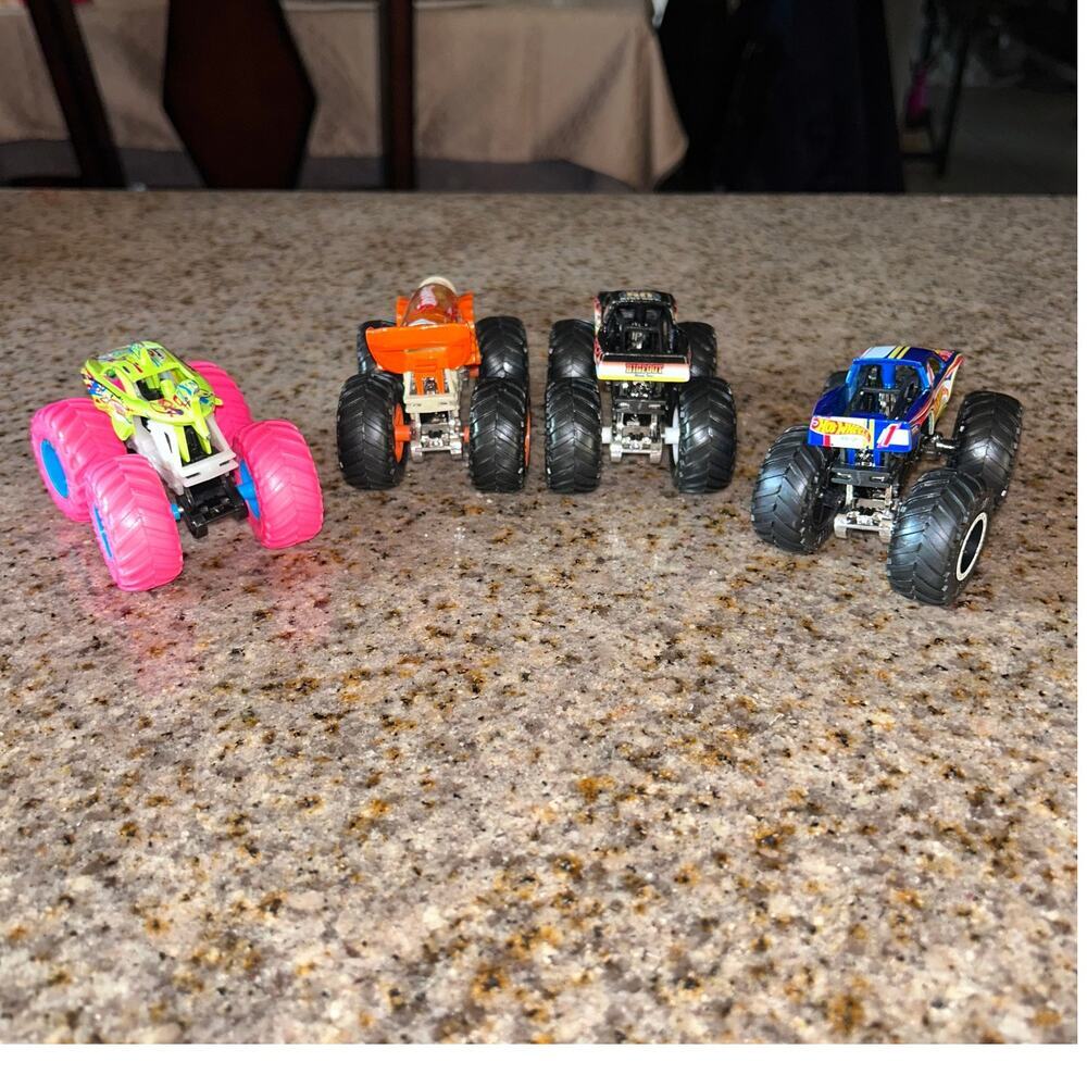Hot Wheels Monster Trucks Set of 4